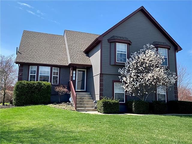 1st image of 5540 NE Scenic Dr