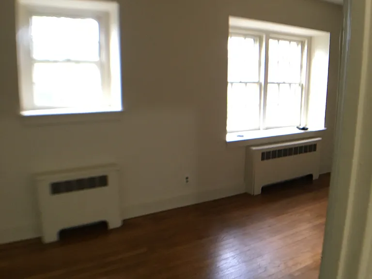 525 W Butler Pike #15 — Photo 5