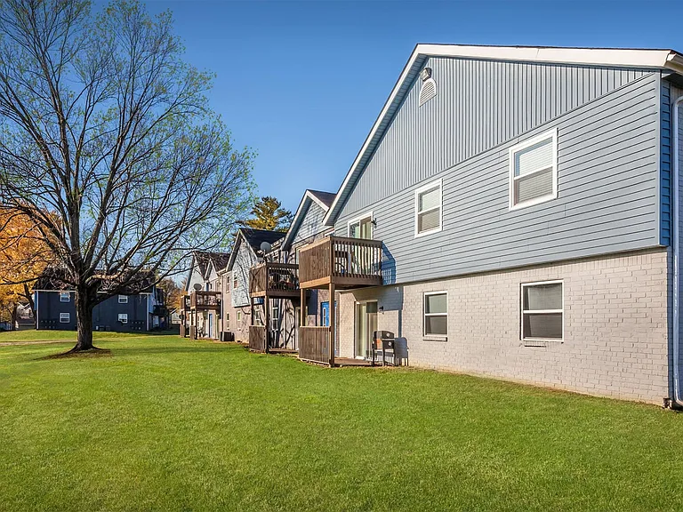 2085 Waterford Pl — Photo 17
