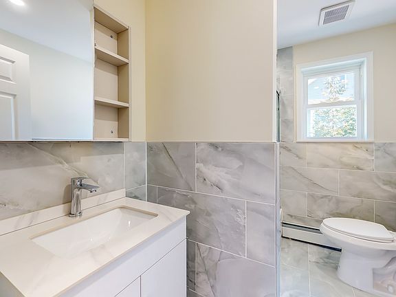 5th image of 48 Palm St #1.1