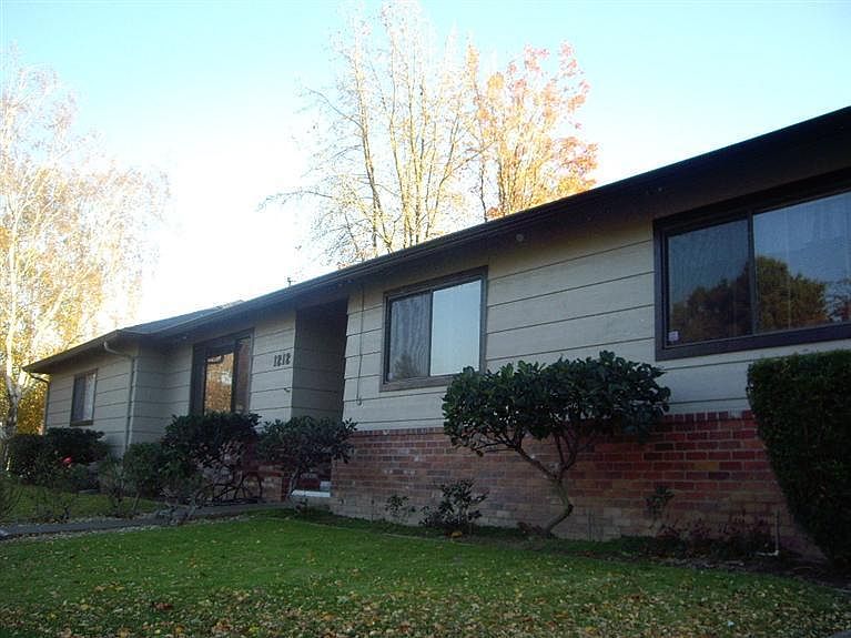 1st image of 1212 Bradford Cir