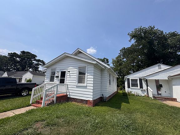 2nd image of 13 Magnolia Pl