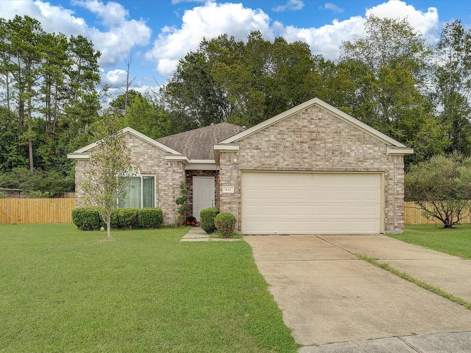 3 bed, 2.0 bath, 1515 sqft, $1,950 — Photo 1