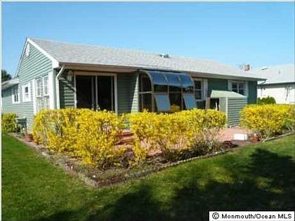 3rd image of 327 Saint Thomas Dr