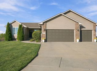 731 S Lakeview St, Haysville, KS 67060