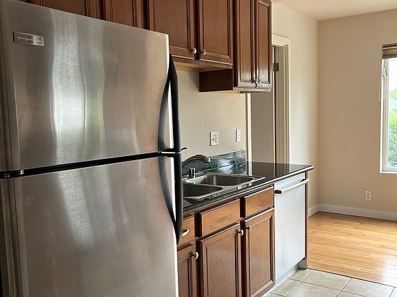 4th image of 5321 N Pearl St Unit 204