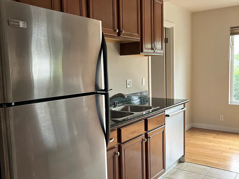 5321 N Pearl St #204 — Photo 5