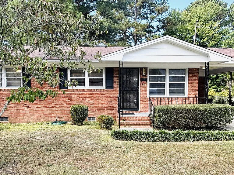 718 Dwain Dr — Photo 2