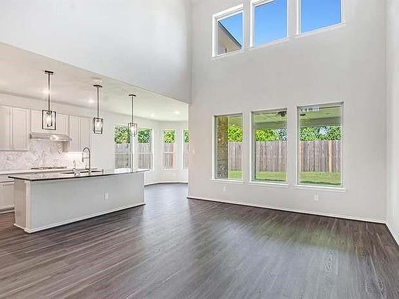 3rd image of 25435 Kidwiler Dr