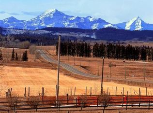 42229 Weedon Trl, Rocky View County, AB T4C0G9