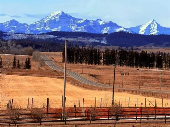 42229 Weedon Trl, Rocky View County, AB T4C 0G9