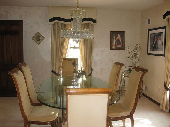 5th image of 10105 Burton Glen Dr