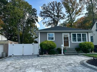 98 Hawthorne Ave, Colonia, NJ 07067