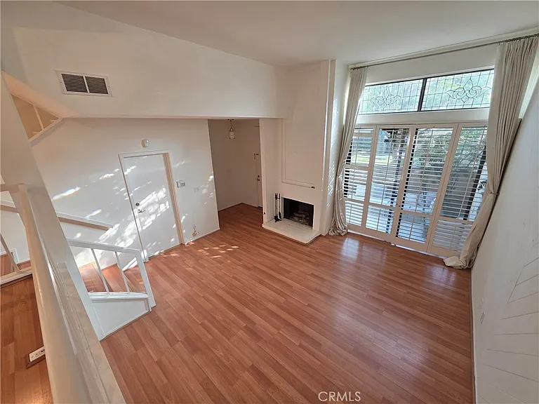 13963 Riverside Dr #13963 — Photo 17