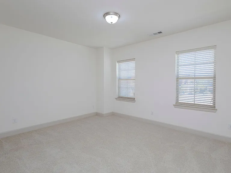 6337 Saddlebrook — Photo 33