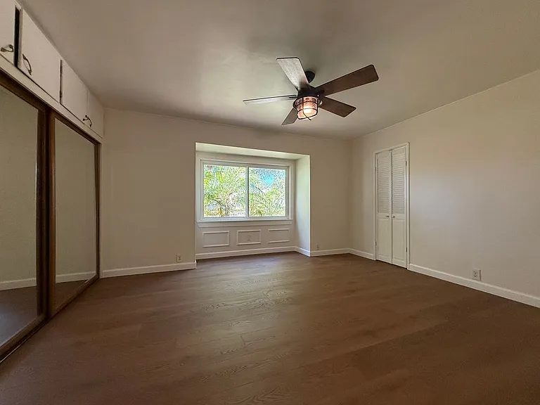 5055 Lincoln Ave — Photo 5