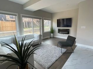 315 Chapel Hill Dr, Kitchener, ON N2R 1N2