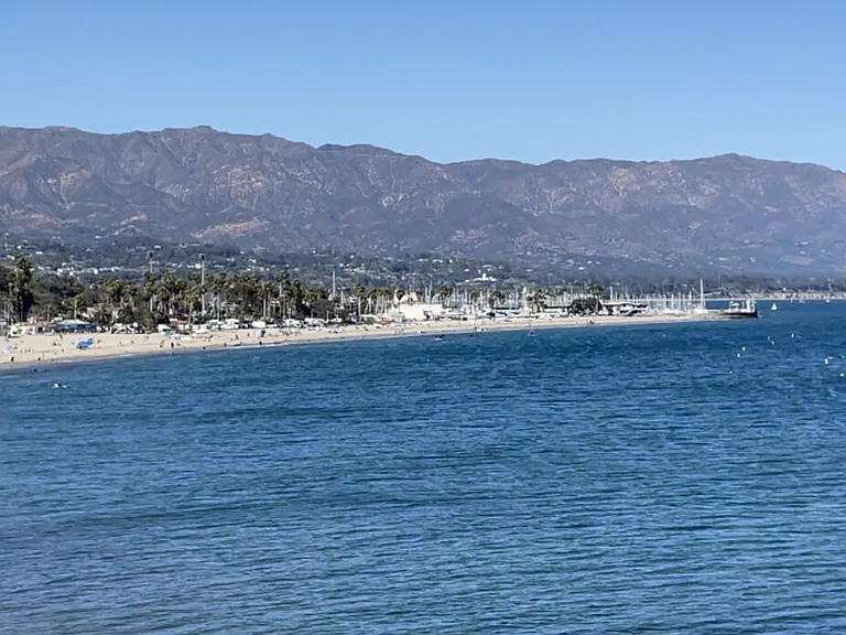 1214 Shoreline Dr — Photo 1