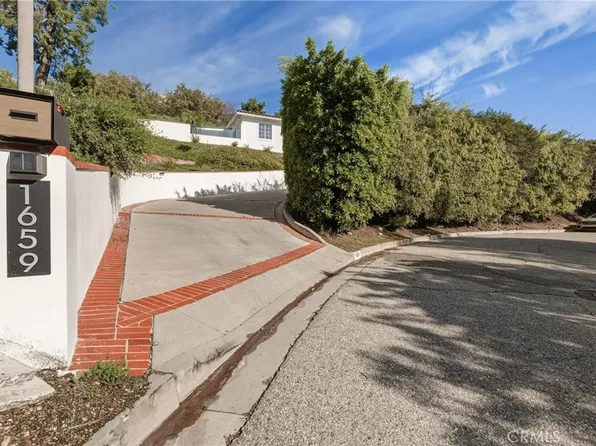 1659 Puebla Dr, Glendale, CA 91207