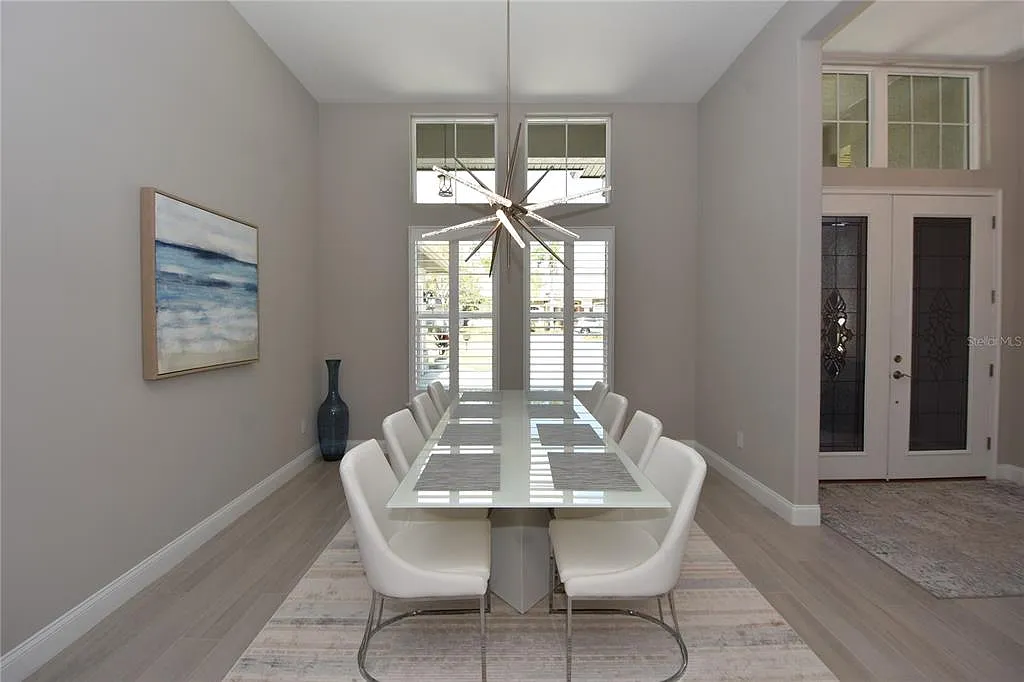 3 bed, 3.0 bath, 2012 sqft, $5,500 — Photo 4