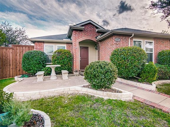 4th image of 1207 Scottsdale Dr