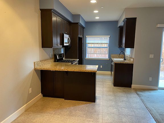 4th image of 1146 Galeria Cir