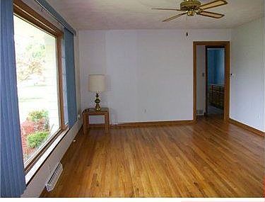 4th image of 4571 Darcie Dr