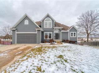 2624 NE Horseshoe Dr, Lees Summit, MO 64086