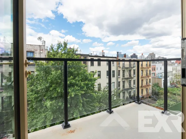 33 4th Street image 4 of 16