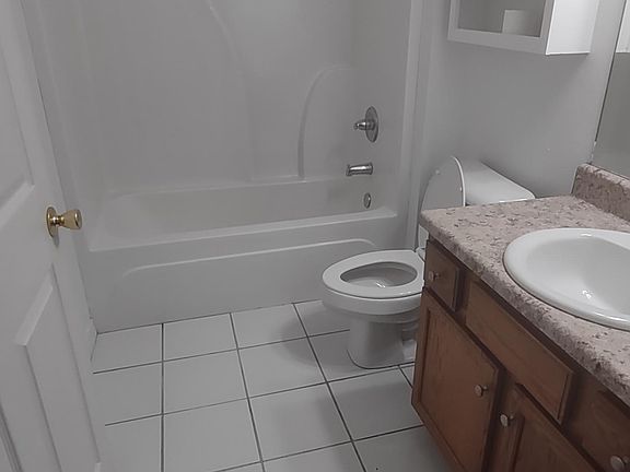 4th image of 1038 Pine St #59