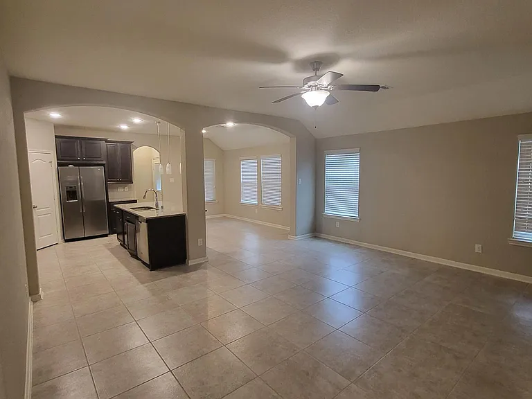 6411 Hunters Way Ln — Photo 9
