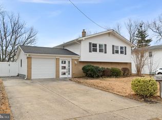 4 Belle Ln, Cinnaminson, NJ 08077