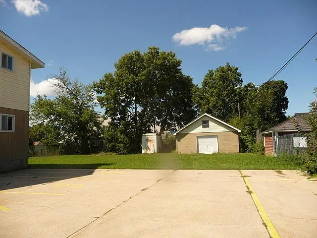 Studio, 380 sqft, $1,025 — Photo 2