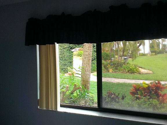4th image of 2400 Ocean Drive #3712