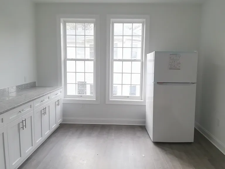 913 Maple Ave #2 — Photo 4