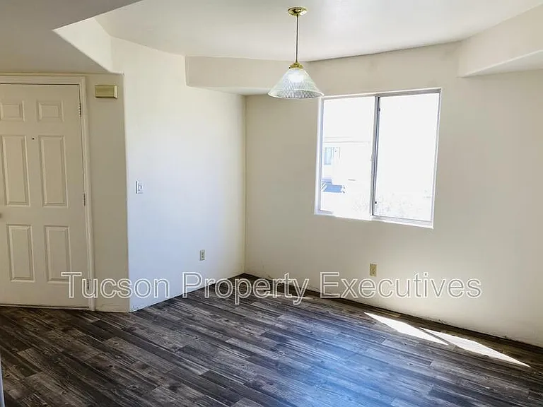 3319 E Presidio Rd #2 — Photo 11