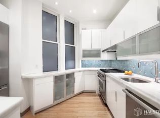 180 W 58th St #4A, Manhattan, NY 10019