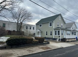 64 Vale St, Pawtucket, RI 02860