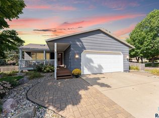 2301 S Pepper Ridge Ave, Sioux Falls, SD 57103