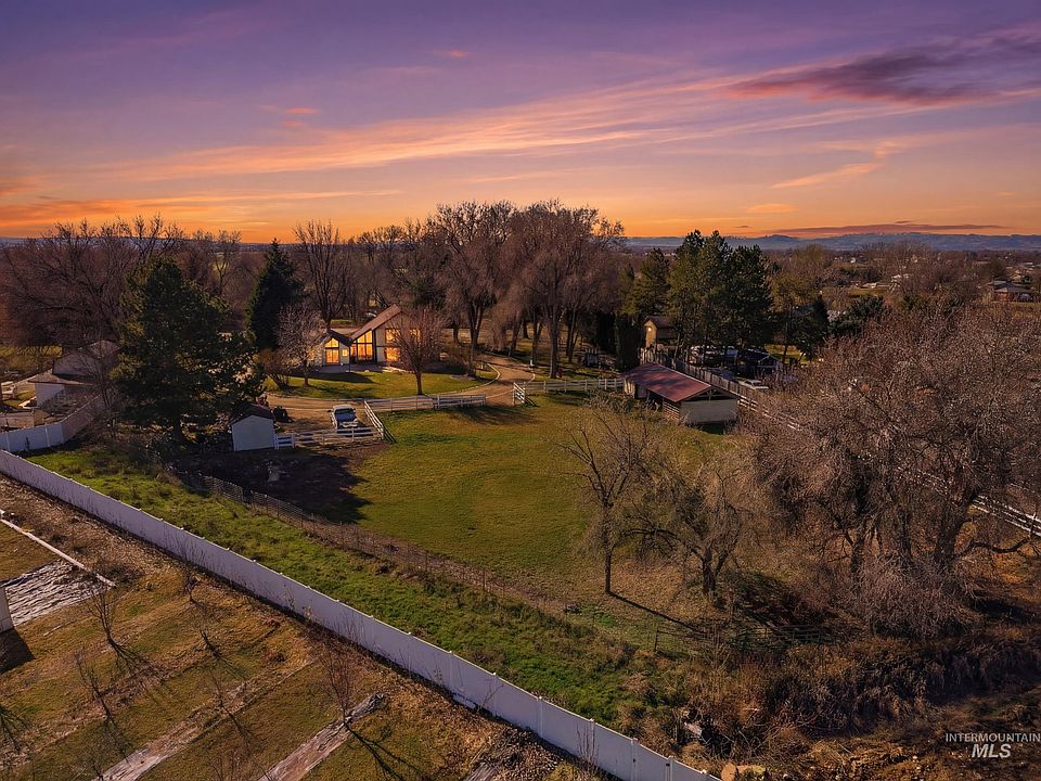 1st image of 5702 E Victory Rd