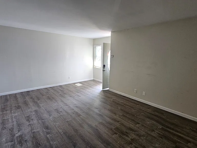 3381 Monroe St — Photo 5