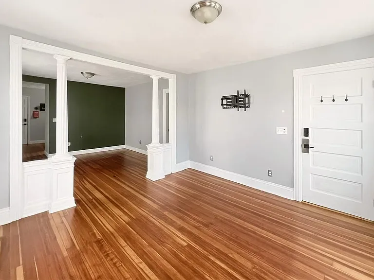 362 Weeden St — Photo 4