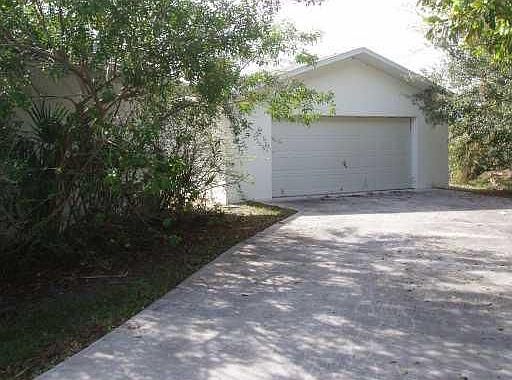2nd image of 2713 N Indian River Dr