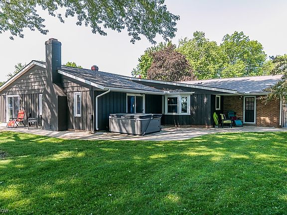 3rd image of 6229 Carolyn Dr