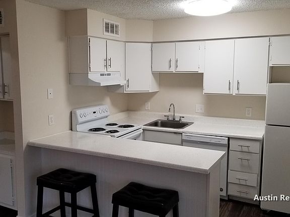 4th image of 6009 N Lamar Blvd #307