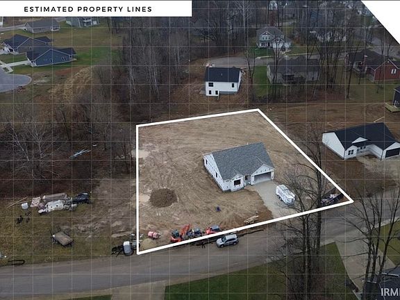 3rd image of 939 N Daisy Dr