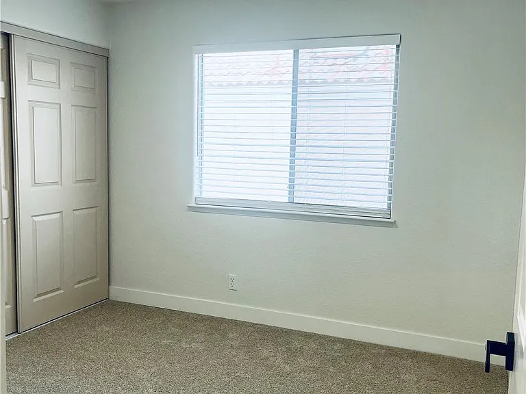 7837 Millhopper Ave — Photo 23