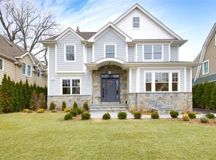 143 Chestnut St, Garden City, NY 11530