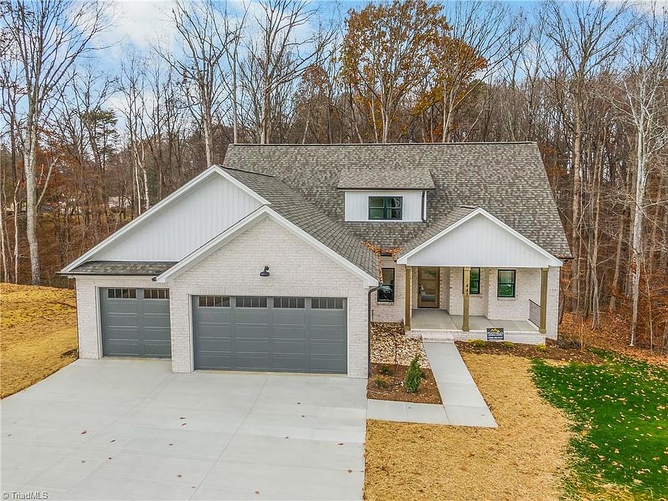 1st image of 447 Wentworth Dr