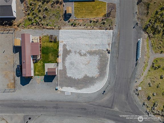 3rd image of 602 Edgewater Way SW